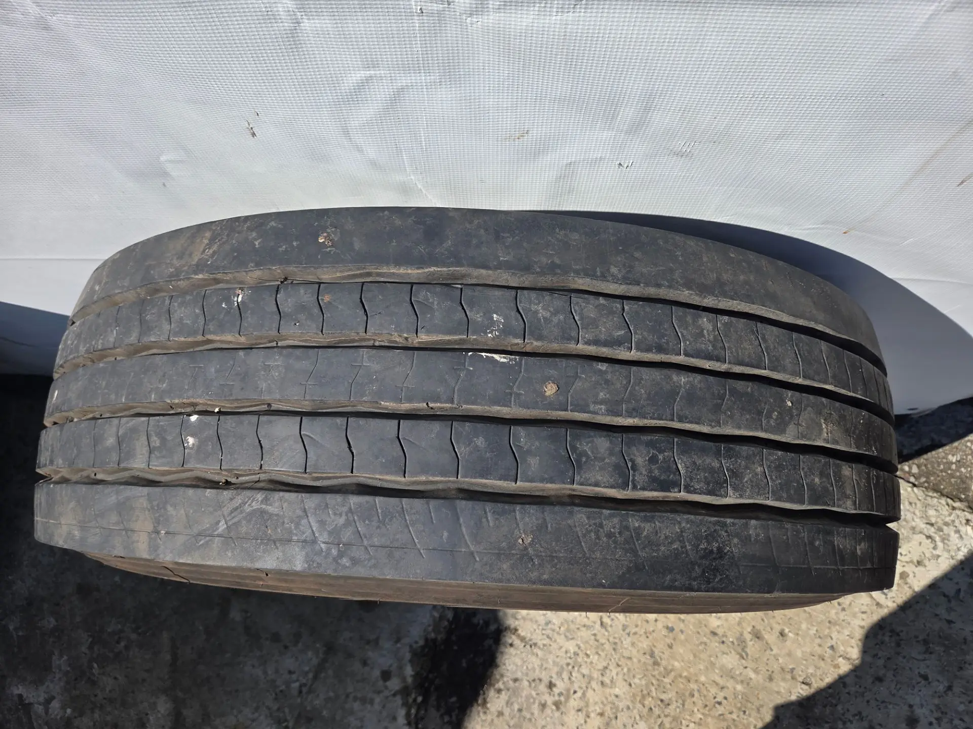 Шина 315/70  R22,5 (рулевая) б/у - 2