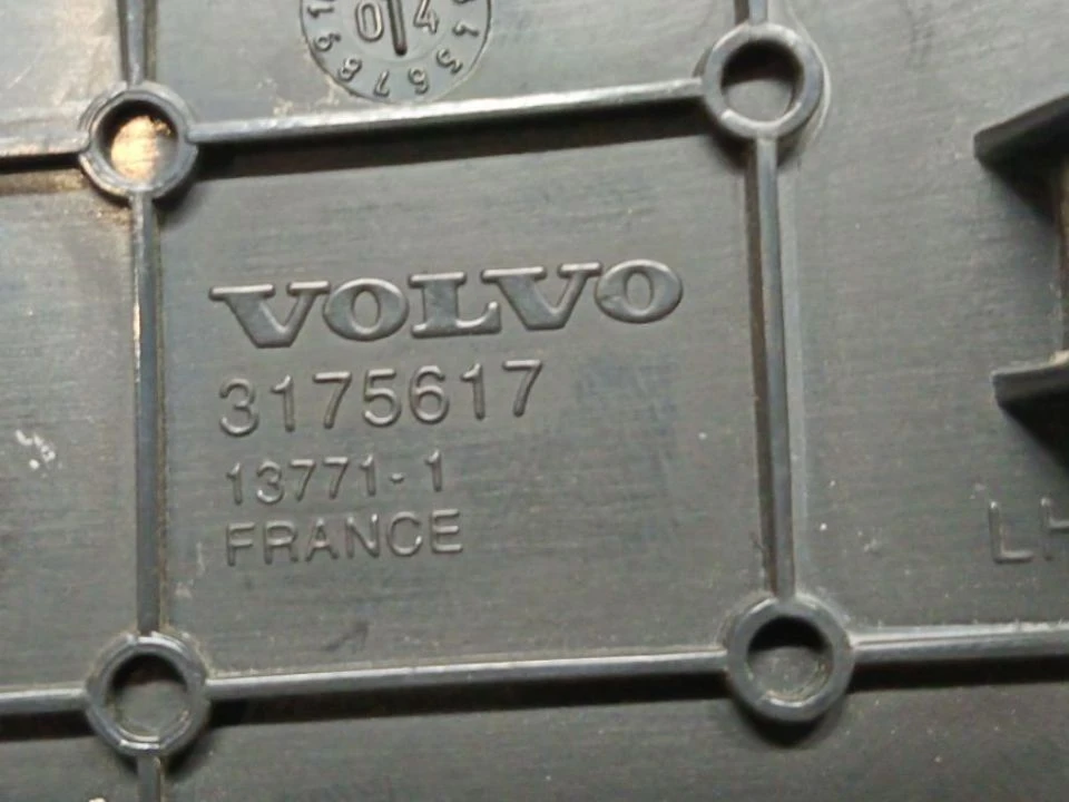 Наклдака крана ручного тормоза б/у для Volvo FH (2000-2008) - 1