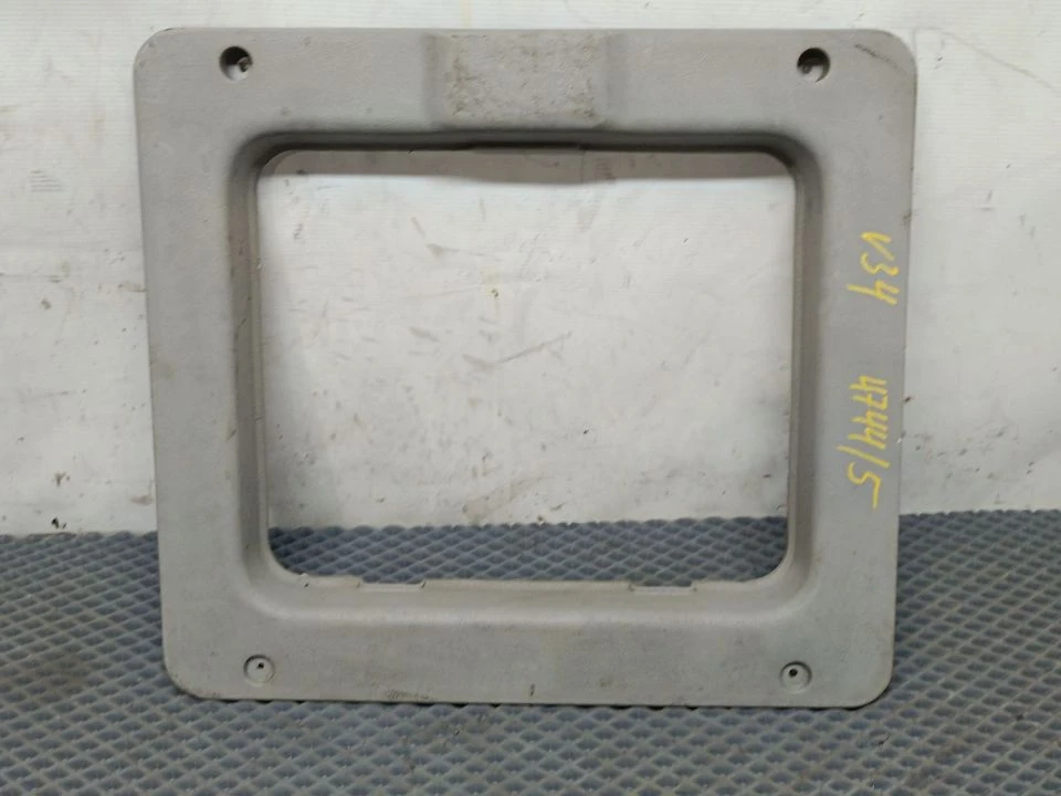 рамка люка кабины б/у