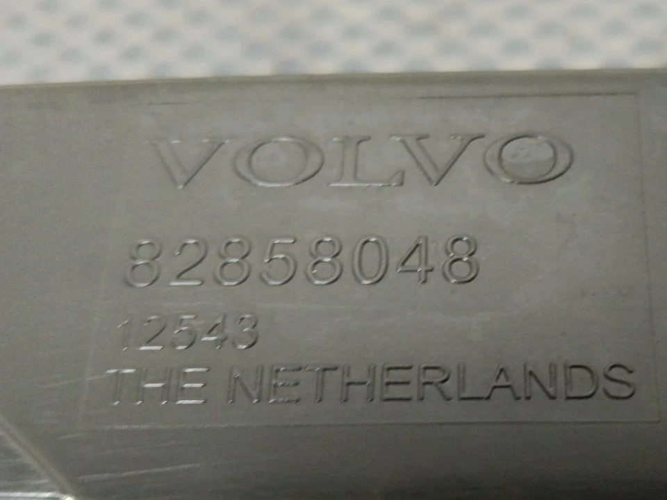 Вещевой ящик верхней консоли ( Бардачок ) б/у для Volvo FH 4 - 3